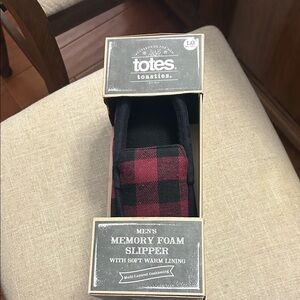 Totes Toasties Red and Black Plaid Slippers